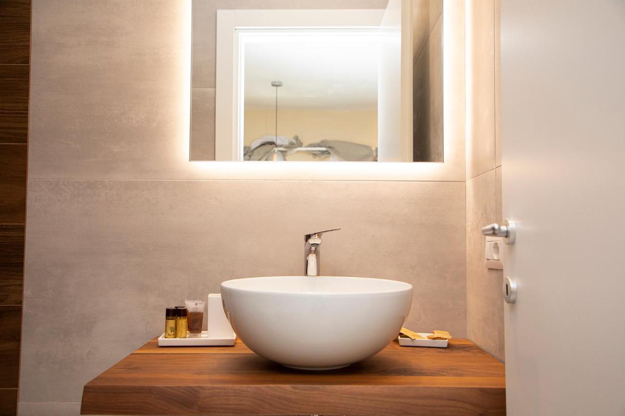 South Hands Luxury Rooms Naples Exterior photo